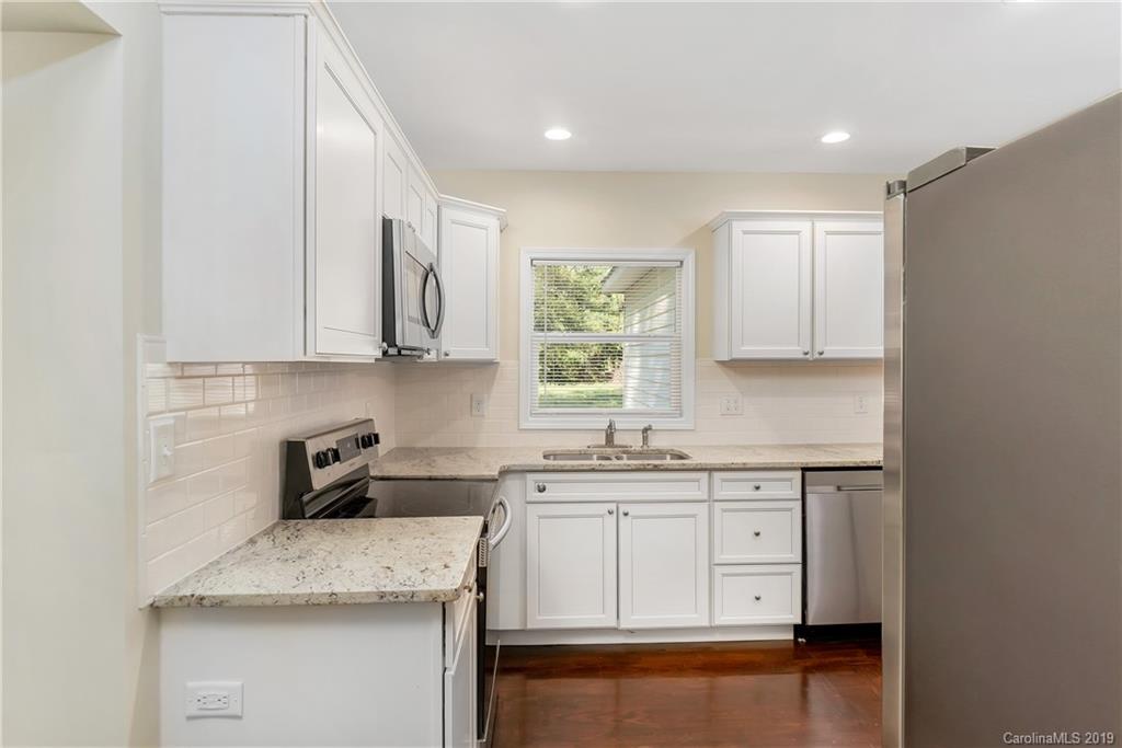 2633 Ashley Road Charlotte, NC 28208 - Photo 8 of 42 Gallery Image 8
