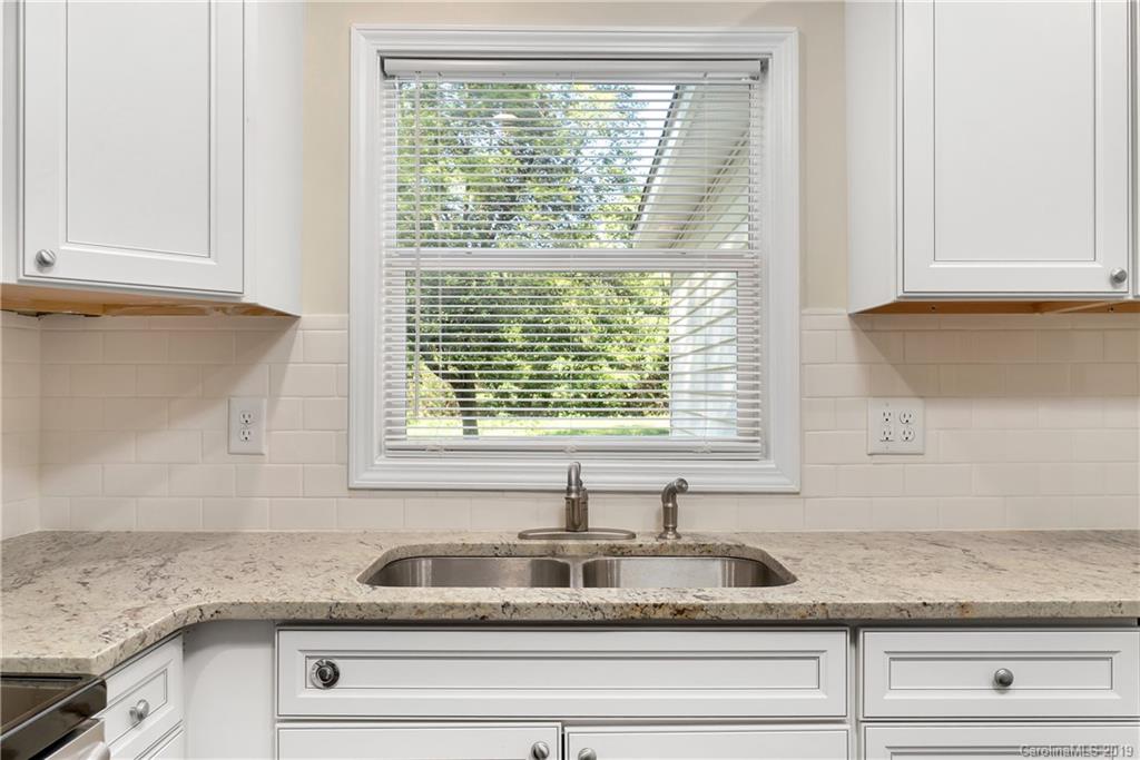 2633 Ashley Road Charlotte, NC 28208 - Photo 10 of 42 Gallery Image 10