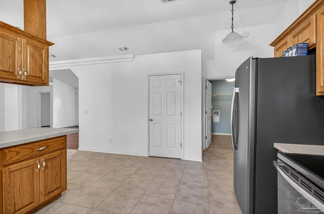 a view of utility room