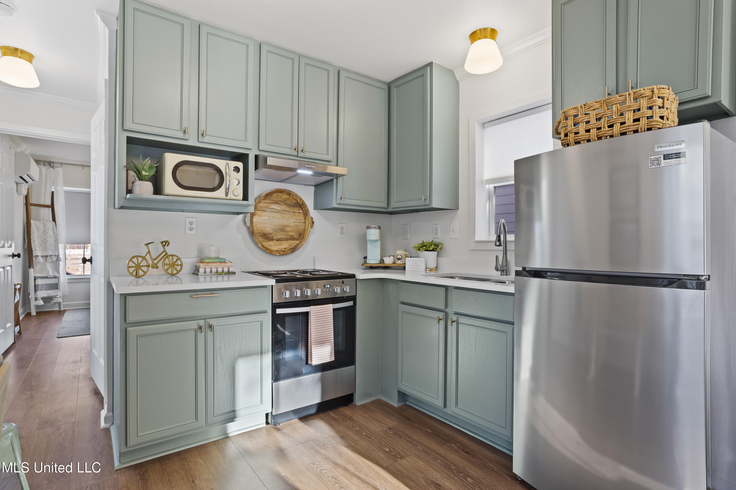 2207 Government Street, Unit 13 Ocean Springs, MS 39564 - Photo 12 of 23 Quartz Counters