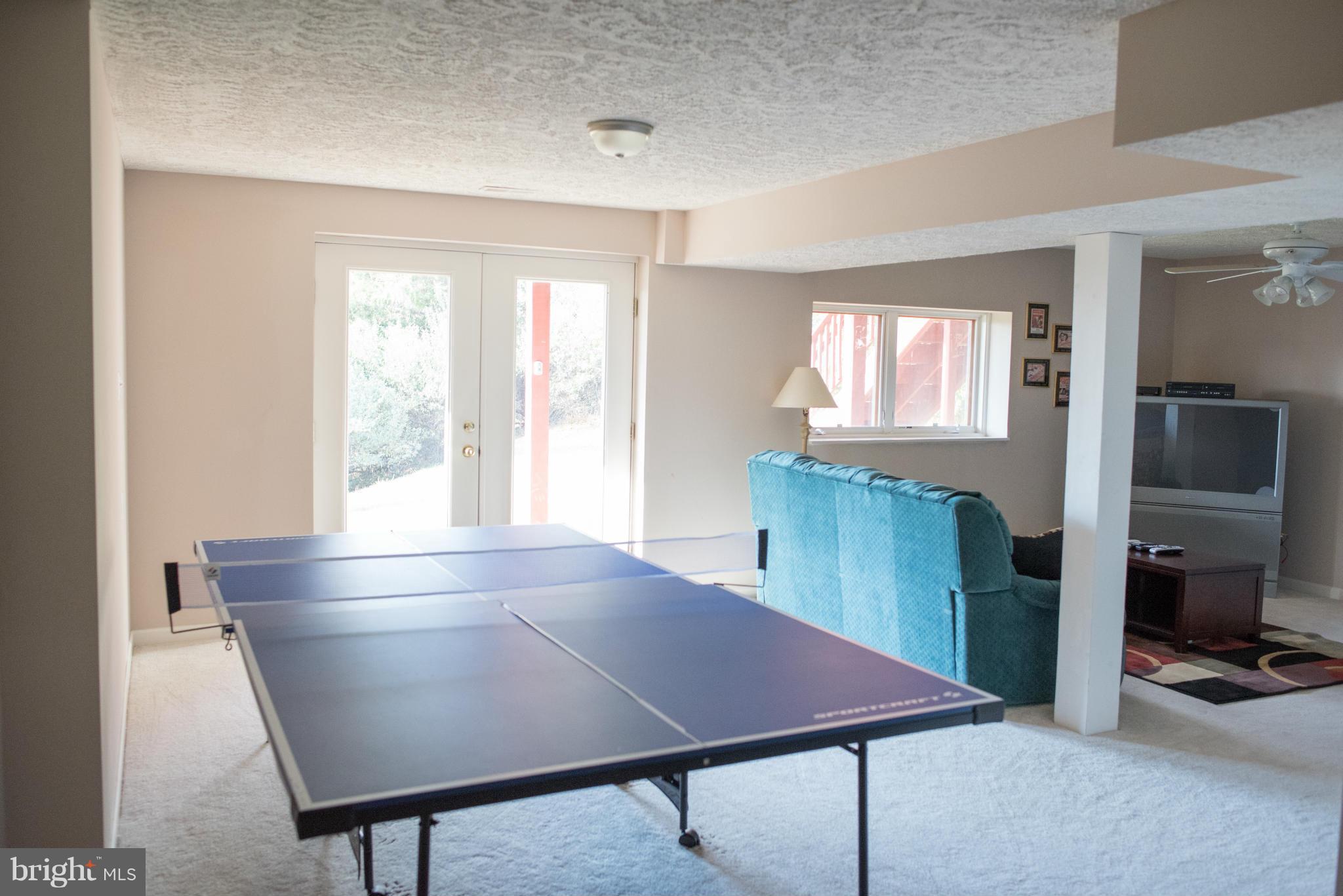 176 Wealthy Road Linden, VA 22642 - Photo 23 of 30 Family Room