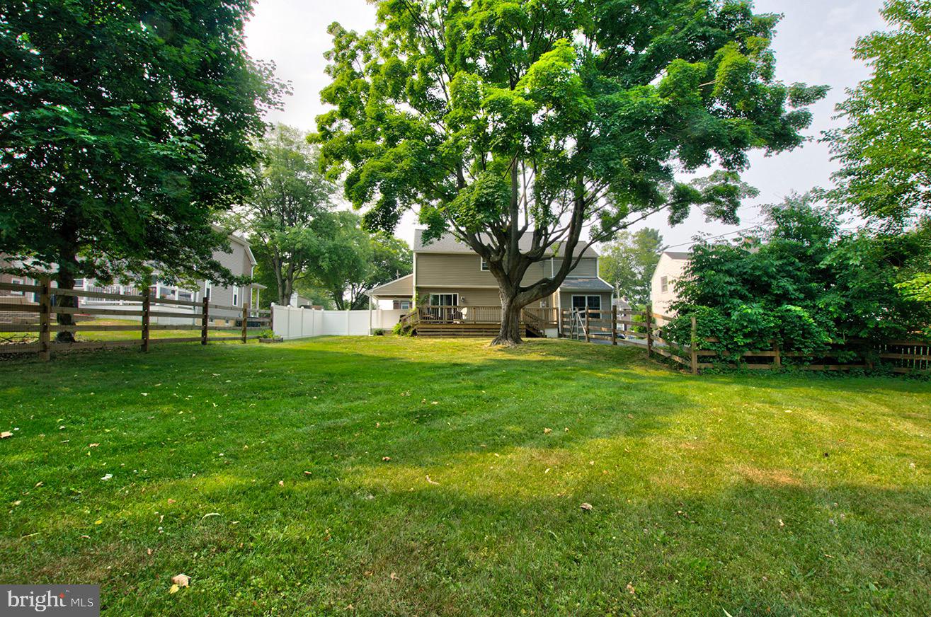 337 Hawarden Road Springfield, PA 19064 - Photo 20 of 21 Exterior view of the home from the yard