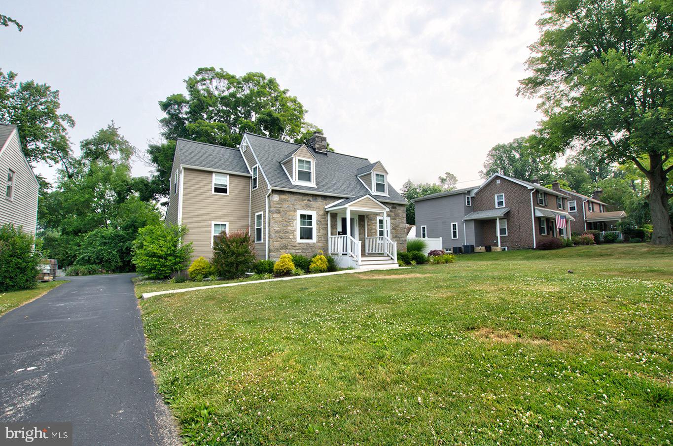 337 Hawarden Road Springfield, PA 19064 - Photo 2 of 21 Flat 1/3 acre lot