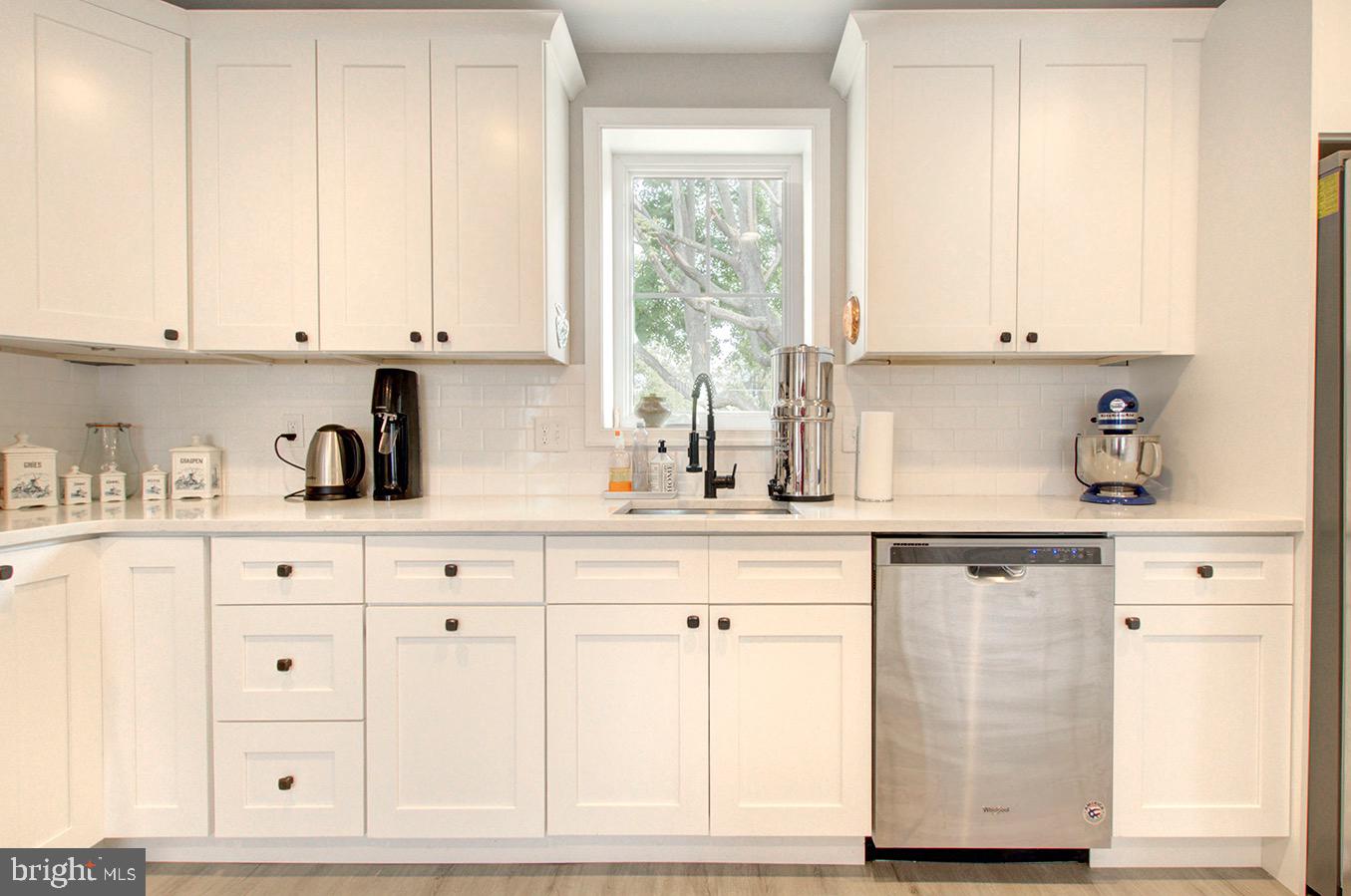 337 Hawarden Road Springfield, PA 19064 - Photo 5 of 21 Plenty of storage and counter space