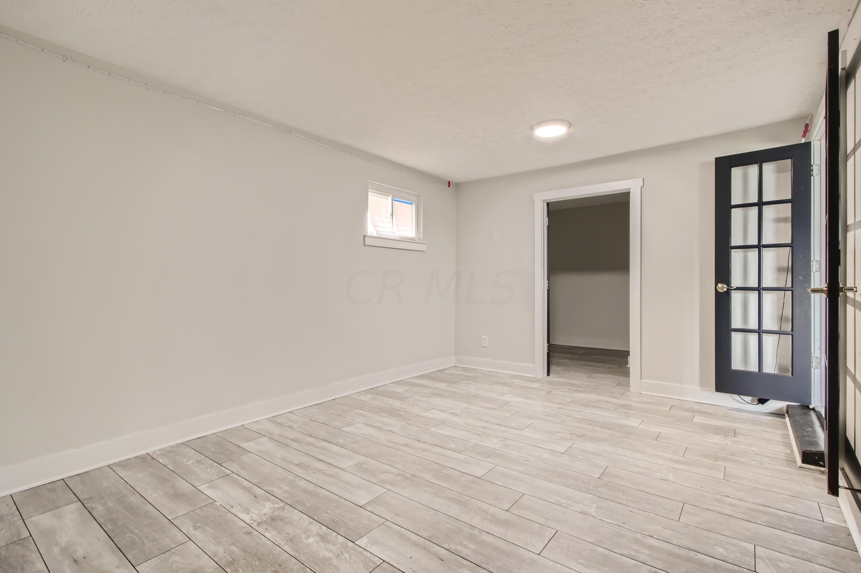 924 Demorest Road Columbus, OH 43204 - Photo 15 of 28 17 Family Room