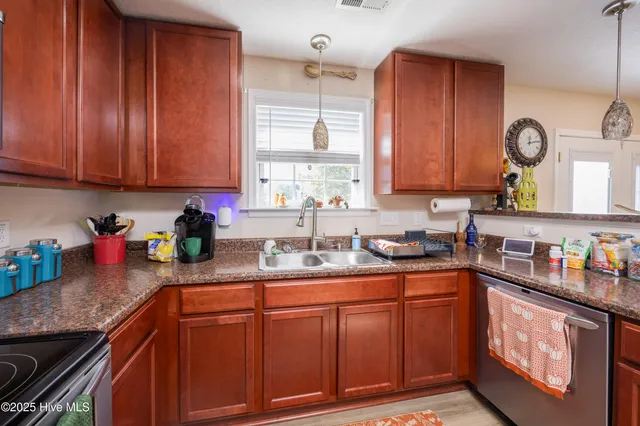 $309,900 | 21 Northgate Lane, Clinton, NC 28328