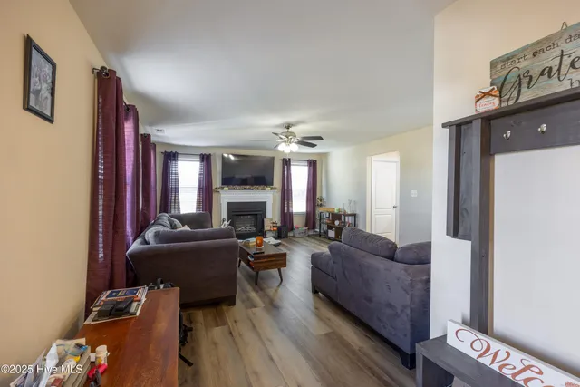 $309,900 | 21 Northgate Lane, Clinton, NC 28328