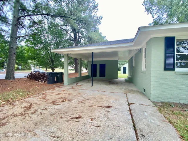 $165,000 | 652 East New Hope Road, Goldsboro, NC 27534