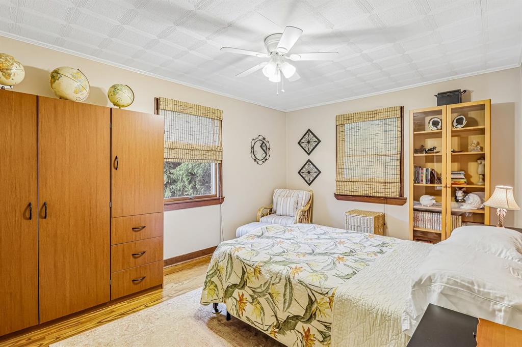 529 Utopia Road Apollo, PA 15613 - Photo 22 of 50 a bedroom with a bed dresser and a window