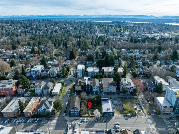 $2,999,950 | 5520 University Way Northeast, Seattle, WA 98105