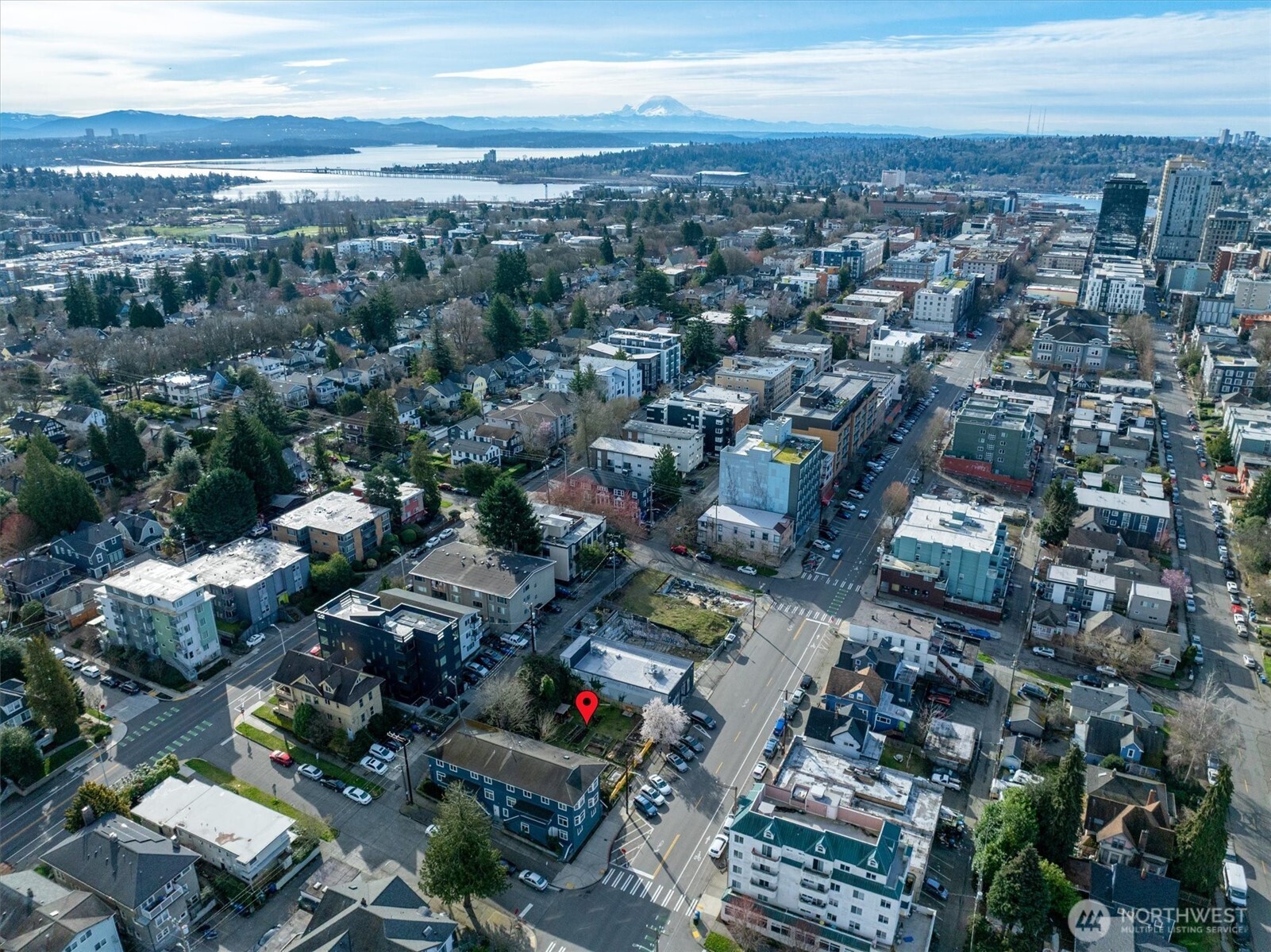 5520 University Way Northeast Seattle, WA 98105 - Photo 4 of 17