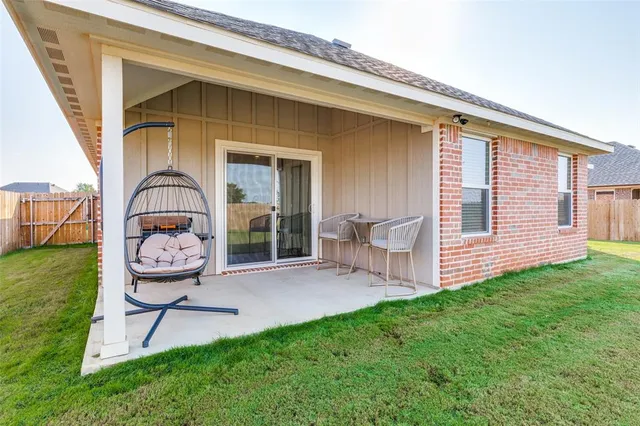 $332,000 | 721 Raylan, Springtown, TX 76082