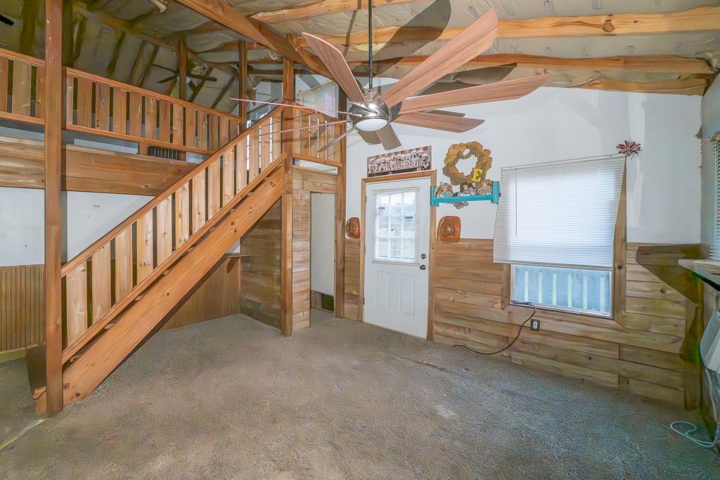 209 River Road Angleton, TX 77515 - Photo 5 of 38 Gallery Image 5