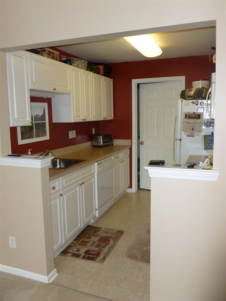 3509 Tremonte Circle, Unit 303 Rochester, MI 48306 - Photo 11 of 30 Kitchen 1