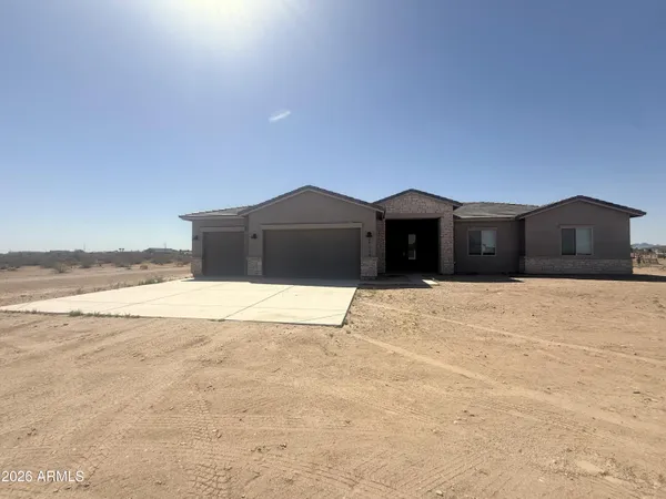 $570,000 | 29134 North 254th Avenue, Wittmann, AZ 85361