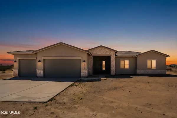 $570,000 | 29134 North 254th Avenue, Wittmann, AZ 85361