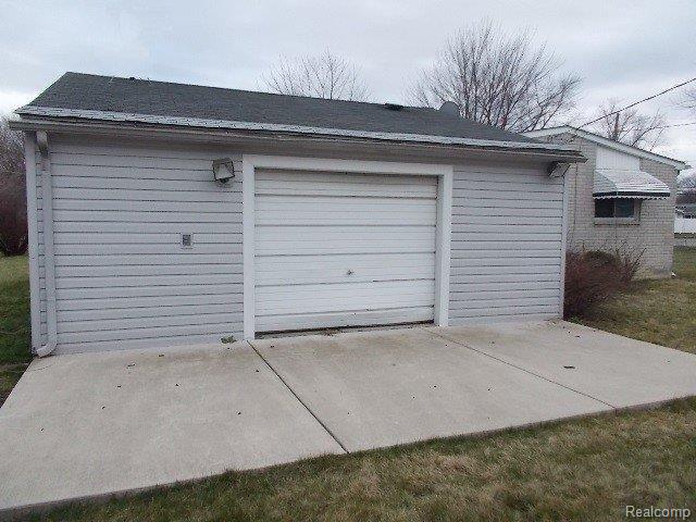 65 Rathbone Street Mount Clemens, MI 48043 - Photo 18 of 20 261-805209 Back of Garage.JPG