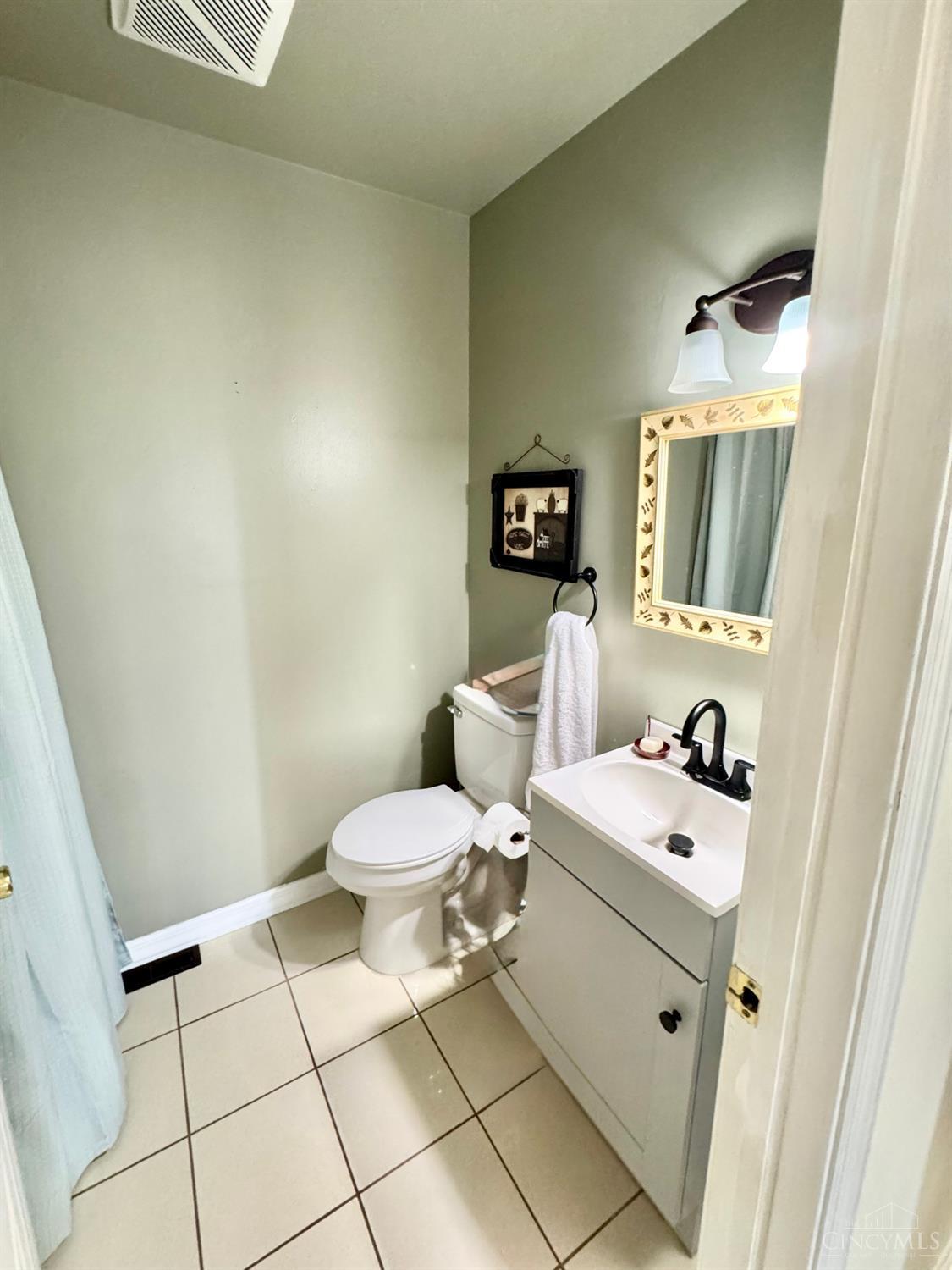 10794 Collins-Riley Road Blanchester, OH 45107 - Photo 17 of 36 Gallery Image 17