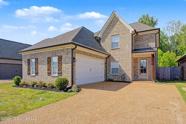 $389,900 | 5252 Watson Vw Drive, Nesbit, MS 38651