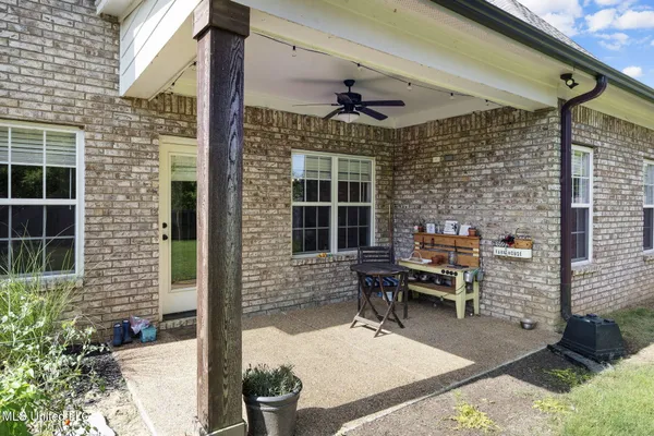 $399,900 | 5252 Watson Vw Drive, Nesbit, MS 38651