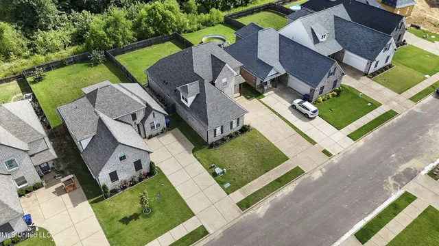 $399,900 | 5252 Watson Vw Drive, Nesbit, MS 38651