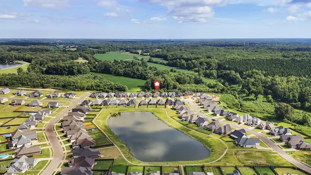 $399,900 | 5252 Watson Vw Drive, Nesbit, MS 38651