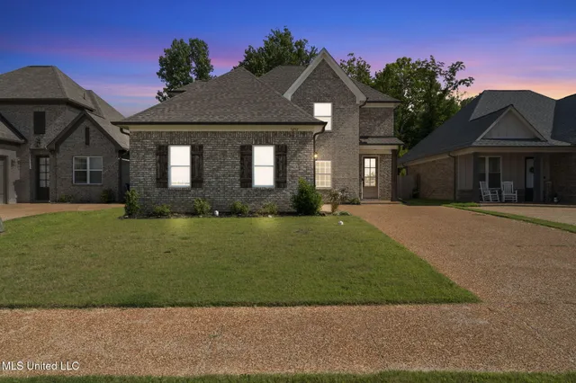 $399,900 | 5252 Watson Vw Drive, Nesbit, MS 38651