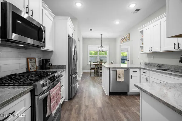 $399,900 | 5252 Watson Vw Drive, Nesbit, MS 38651