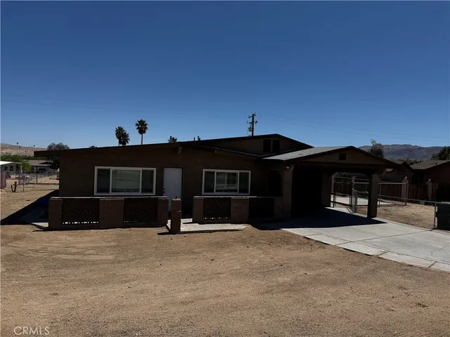 a front view of house with yard