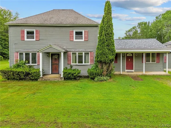 $625,000 | 42 Grafton Square Road, Parish, NY 13131