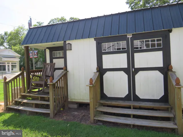 $179,900 | 108 West Main Street, Crisfield, MD 21817