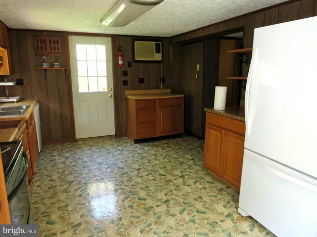 $179,900 | 108 West Main Street, Crisfield, MD 21817