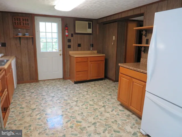 $179,900 | 108 West Main Street, Crisfield, MD 21817