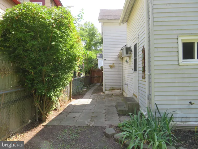 $179,900 | 108 West Main Street, Crisfield, MD 21817