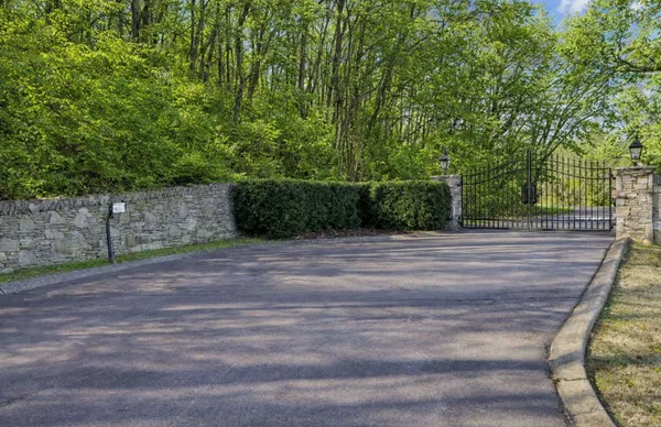 $10,150,000 | 2183 South Berrys Chapel Road, Franklin, TN 37069