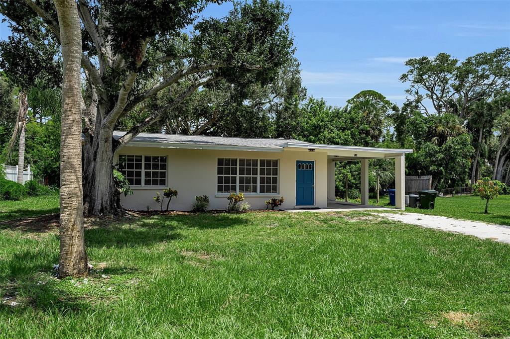 516 Laurel Road West Nokomis, FL 34275 - Photo 3 of 31 Gallery Image 3