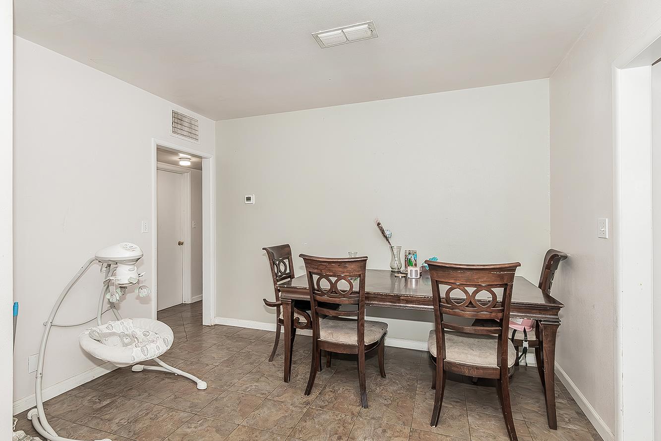 17209 East Floral Avenue Reedley, CA 93654 - Photo 7 of 48