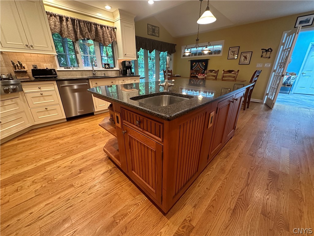 728 Maple Drive De Witt, NY 13066 - Photo 16 of 50