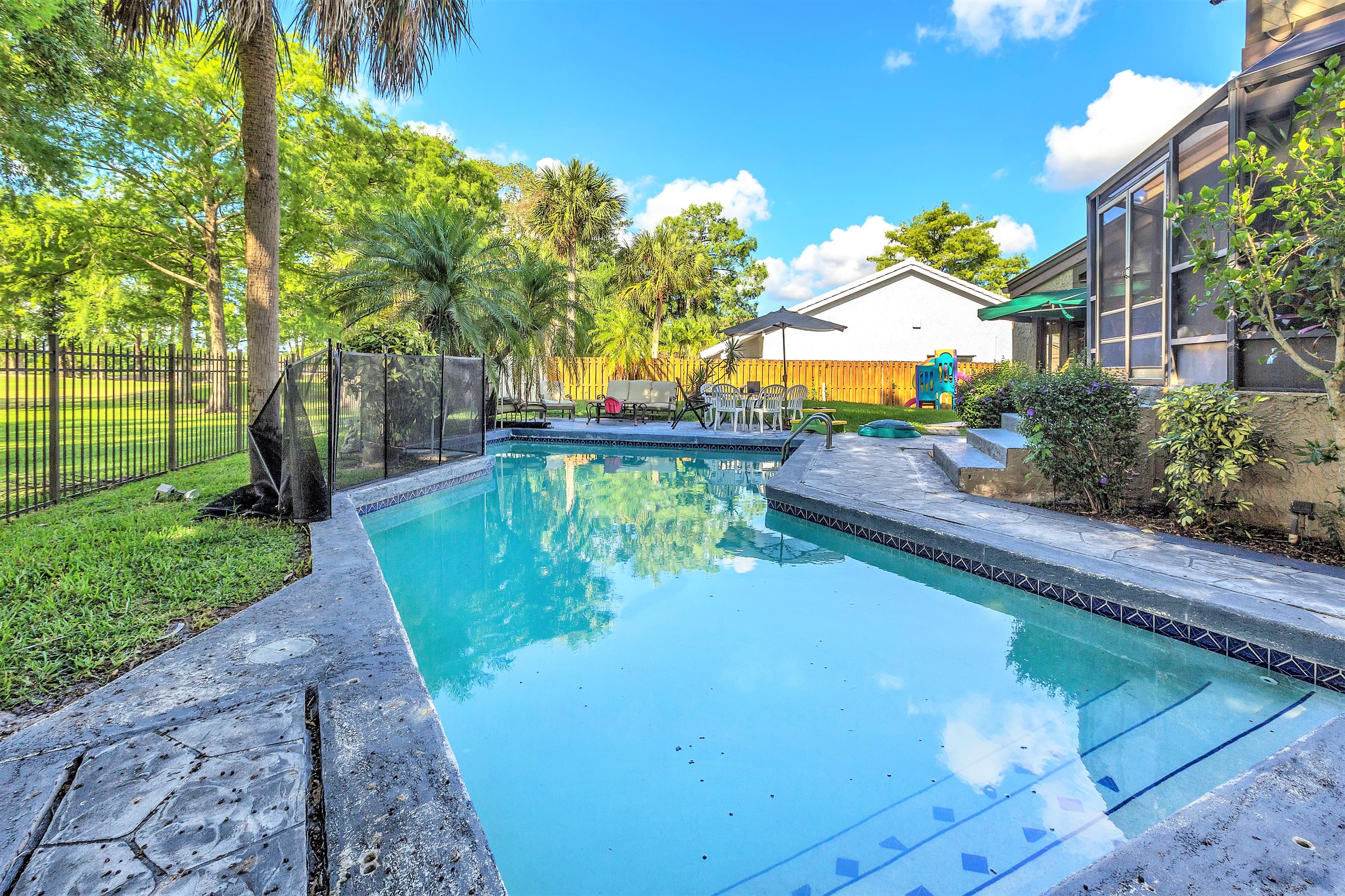 7605 Black Olive Way Fort Lauderdale, FL 33321 - Photo 8 of 33 IMG_9482