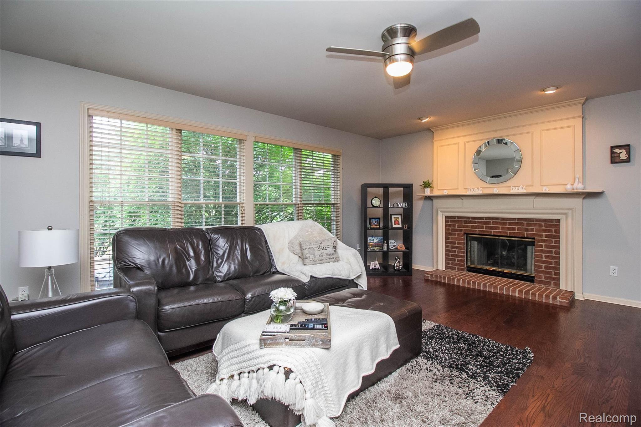 810 Loggers Circle Rochester, MI 48307 - Photo 16 of 73 8.jpg