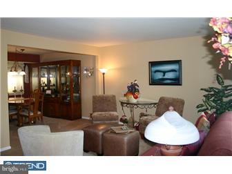 552 Merioneth Drive Exton, PA 19341 - Photo 2 of 12 Living Room
