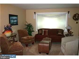 552 Merioneth Drive Exton, PA 19341 - Photo 3 of 12 Living Room