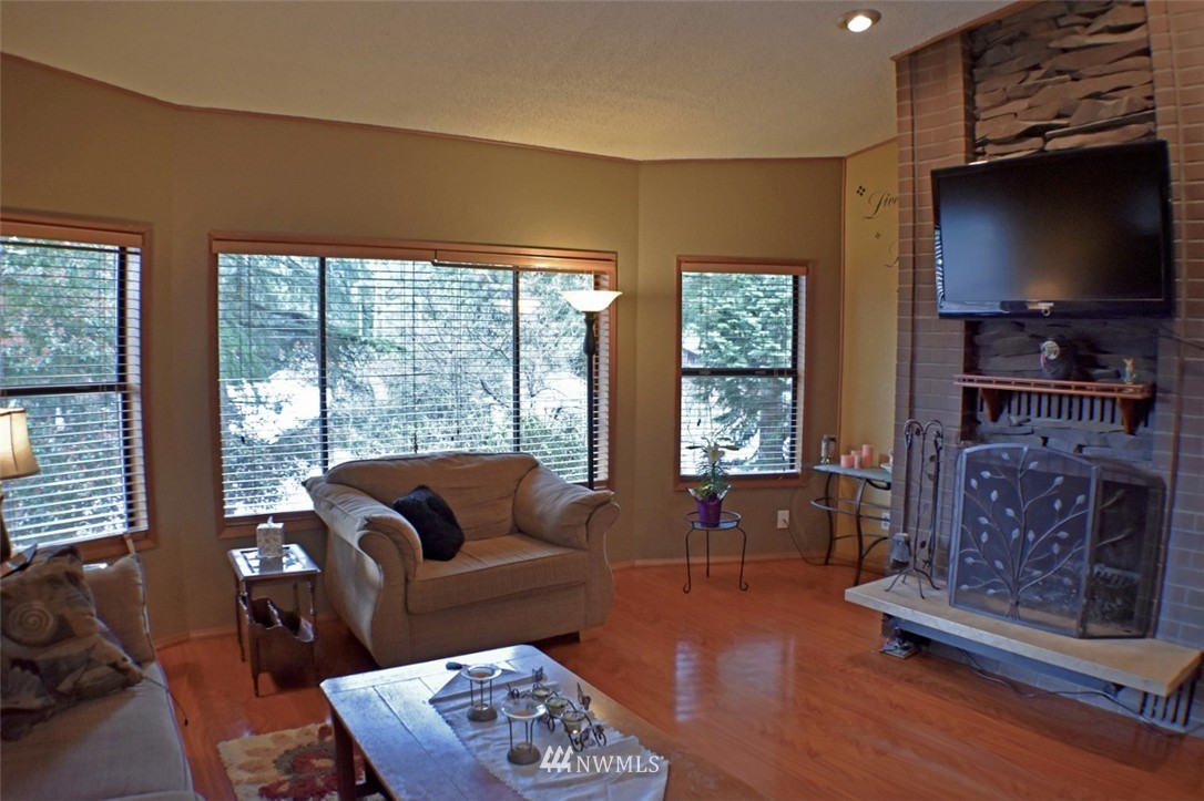 15842 Southeast 143rd Street Renton, WA 98059 - Photo 2 of 19