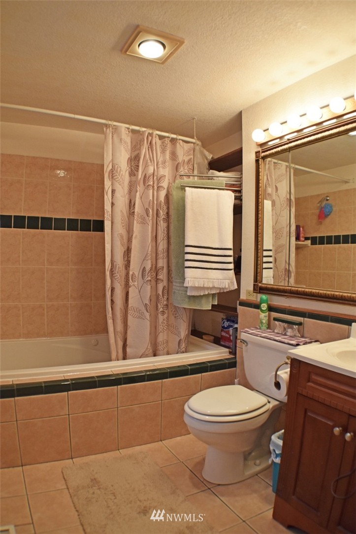 15842 Southeast 143rd Street Renton, WA 98059 - Photo 14 of 19