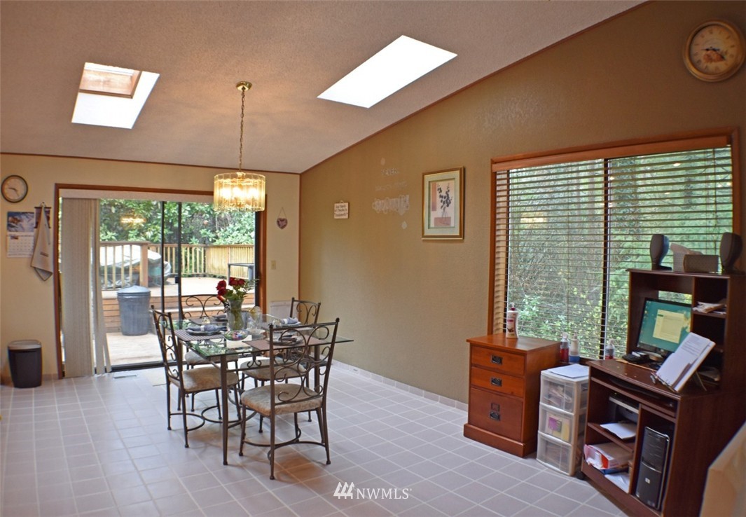 15842 Southeast 143rd Street Renton, WA 98059 - Photo 10 of 19