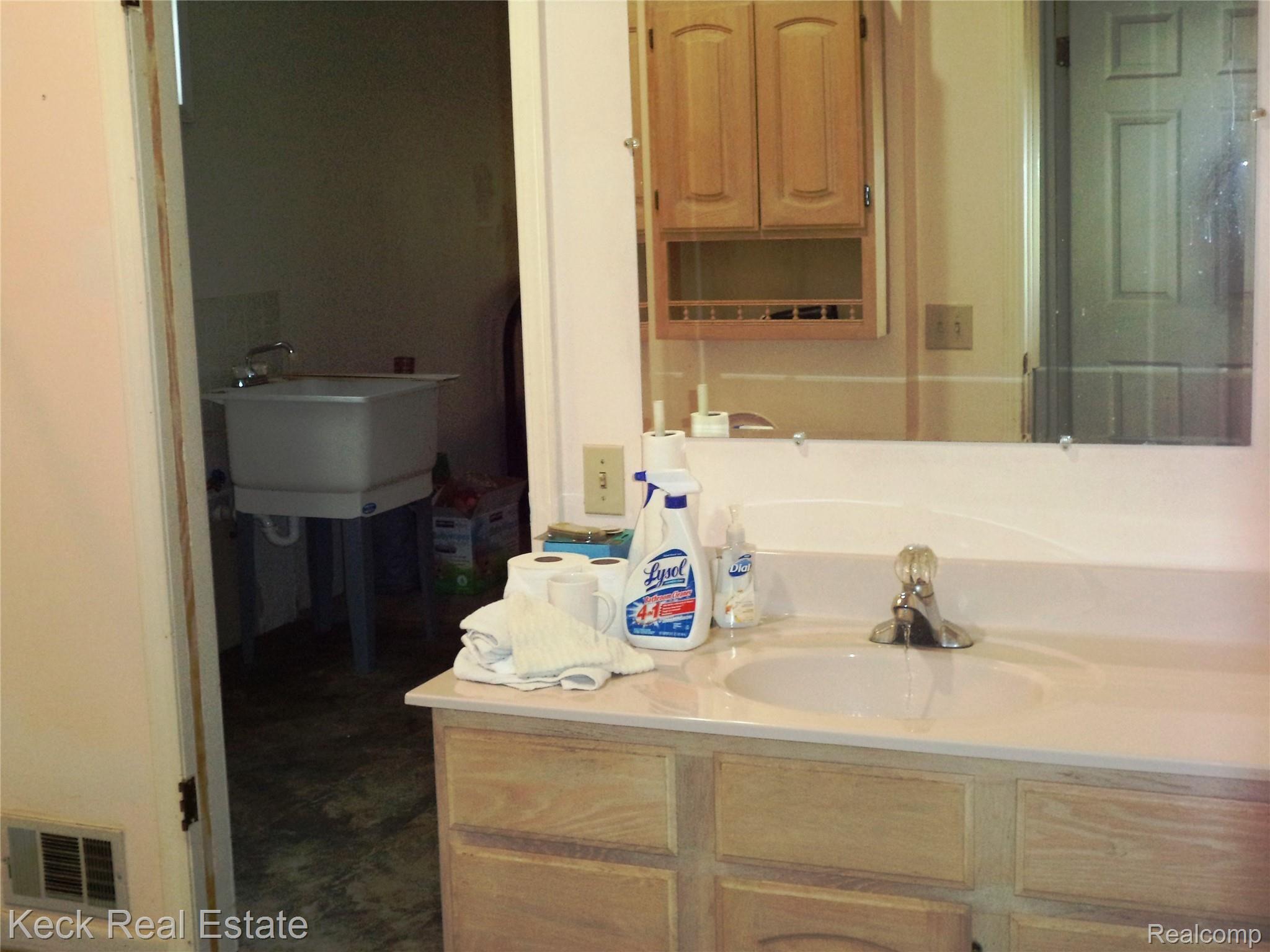 45 Stoner Street River Rouge, MI 48218 - Photo 12 of 18 DSC00056.JPG