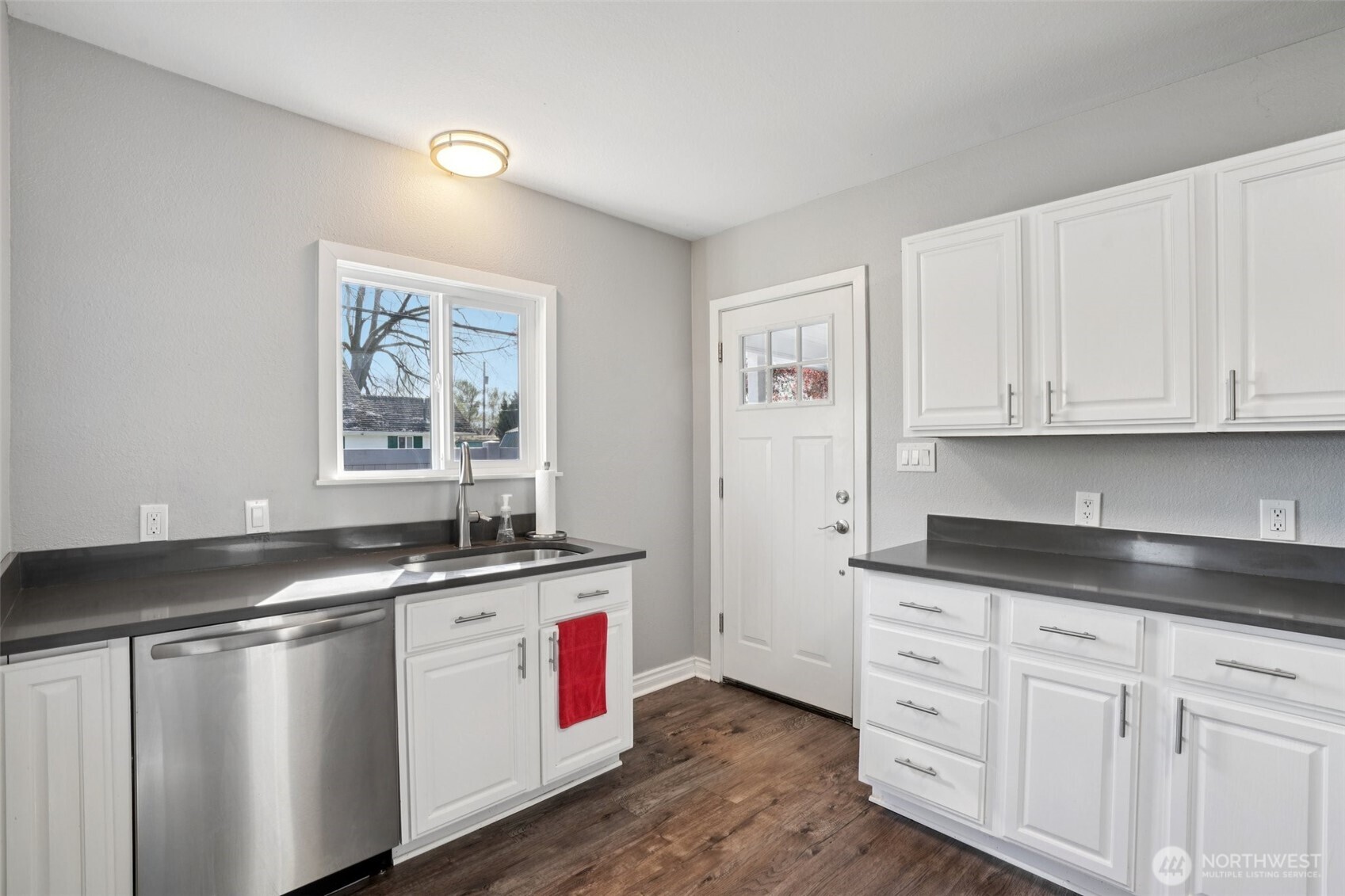 603 15th Avenue Longview, WA 98632 - Photo 11 of 39