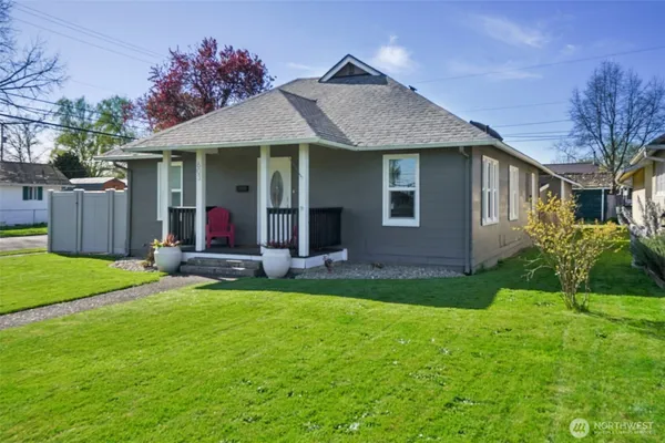 $359,000 | 603 15th Avenue, Longview, WA 98632