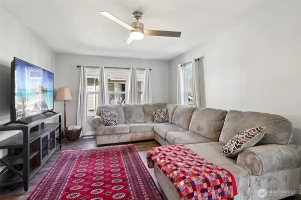 $359,000 | 603 15th Avenue, Longview, WA 98632