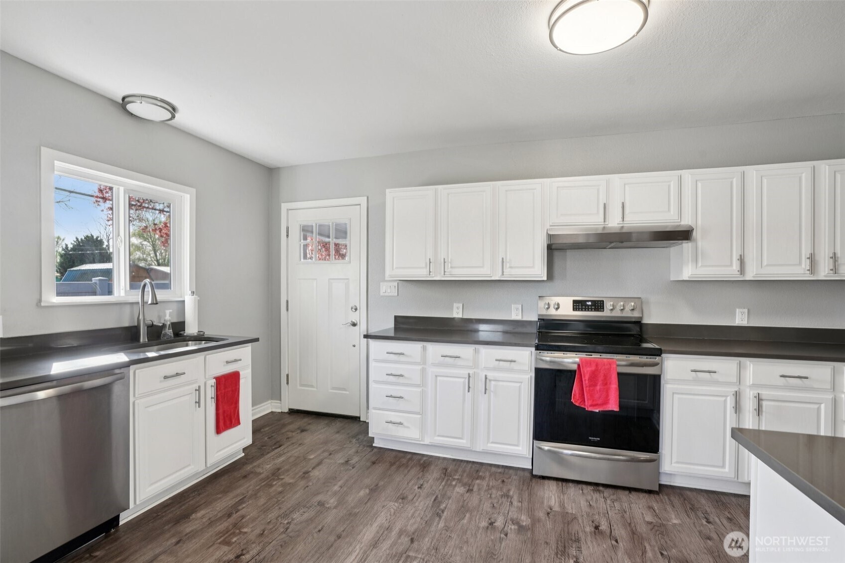 603 15th Avenue Longview, WA 98632 - Photo 10 of 39